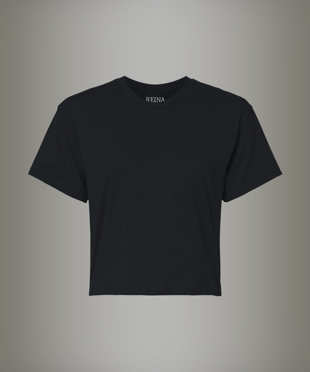 Black t-shirt with 'REINA' branding on a gray background